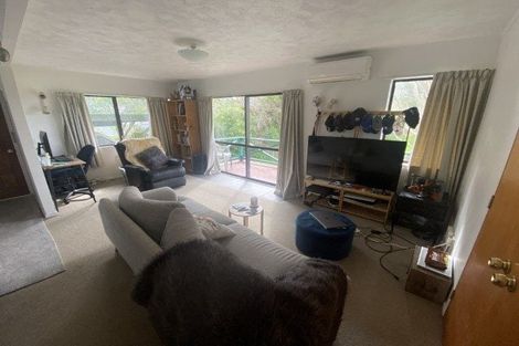 Photo of property in 39a Horokiwi Road West, Newlands, Wellington, 6037