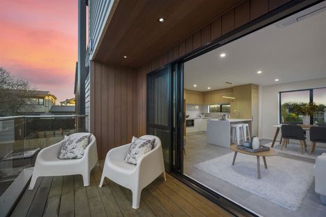 Photo of property in 28e Walker Road, Point Chevalier, Auckland, 1022