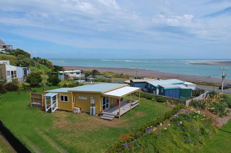 Photo of property in 6 Wainamu Road, Raglan, 3297