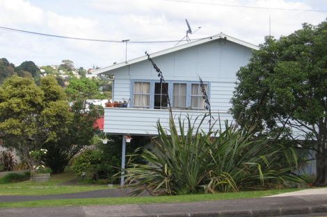 Photo of property in 99 Target Road, Totara Vale, Auckland, 0629