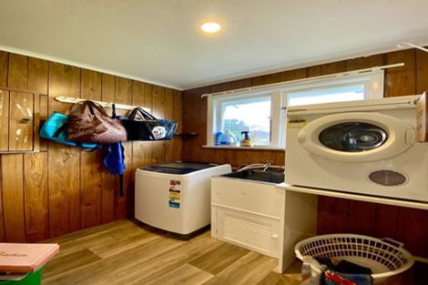 Photo of property in 15 Holdsworth Avenue, Trentham, Upper Hutt, 5018