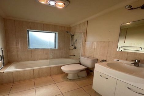 Photo of property in 10 Andrusha Place, Flat Bush, Auckland, 2019