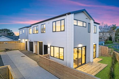 Photo of property in 3a Raupapa Street, Northcote, Auckland, 0627