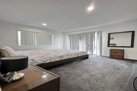 Photo of property in 100 Everglade Drive, Totara Heights, Auckland, 2105