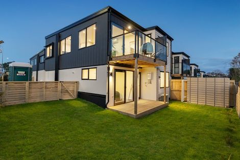 Photo of property in 937c Whangaparaoa Road, Manly, Whangaparaoa, 0930