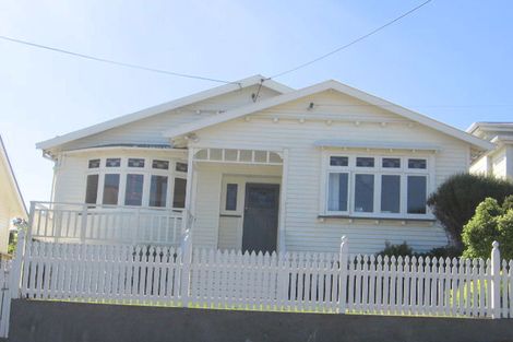 Photo of property in 22 Farm Road, Northland, Wellington, 6012
