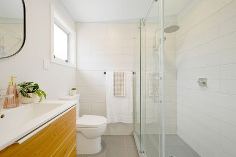 Photo of property in 3/176 Henderson Valley Road, Henderson, Auckland, 0612