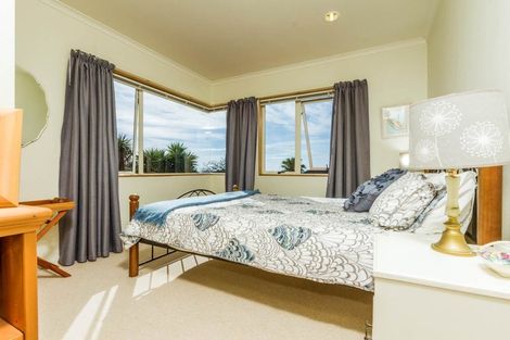 Photo of property in 38a Kowhai Road, Campbells Bay, Auckland, 0630
