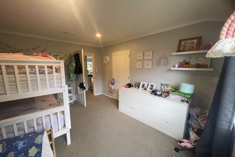 Photo of property in 4 Guernsey Place, Grandview Heights, Hamilton, 3200