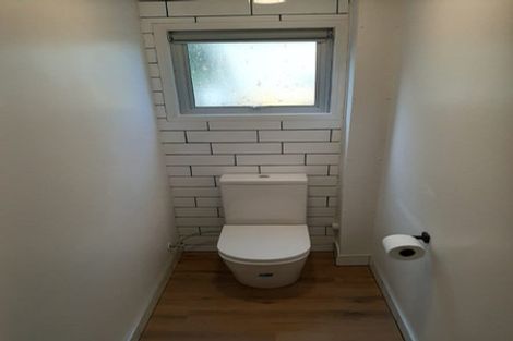 Photo of property in 37 West Lynn Road, Titirangi, Auckland, 0604