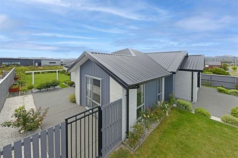 Photo of property in 5 Collier Drive, Halswell, Christchurch, 8025