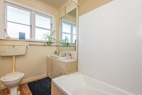 Photo of property in 38 Milton Street, Roslyn, Palmerston North, 4414