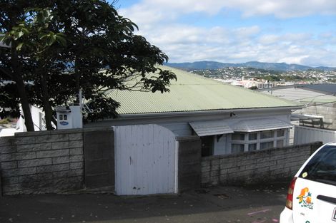 Photo of property in 5 Samoa Street, Kilbirnie, Wellington, 6022