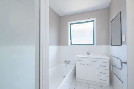 Photo of property in 176 Langdons Road, Northcote, Christchurch, 8052