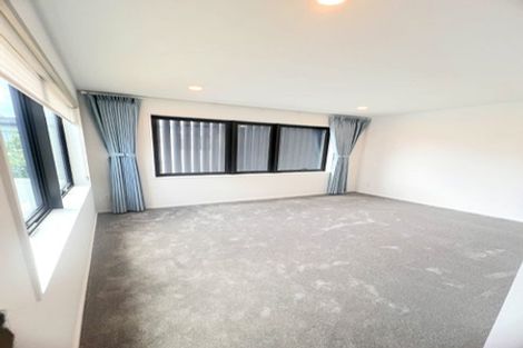 Photo of property in 1a Wren Place, Unsworth Heights, Auckland, 0632