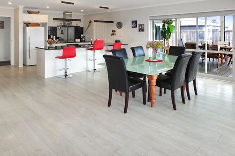 Photo of property in 11 Story Street, Foxton Beach, Foxton, 4815