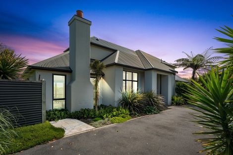 Photo of property in 8 Avion Terrace, Raumati Beach, Paraparaumu, 5032