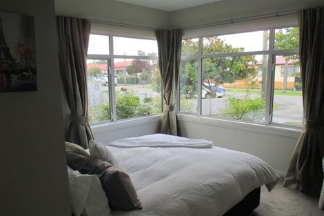 Photo of property in 15 Woodville Street, Edgeware, Christchurch, 8013