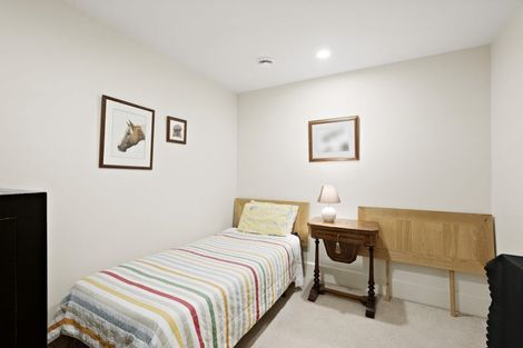 Photo of property in Waterline Apartments, 1a/342 Oriental Parade, Oriental Bay, Wellington, 6011