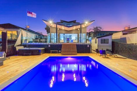 Photo of property in 803 Whangaparaoa Road, Manly, Whangaparaoa, 0930