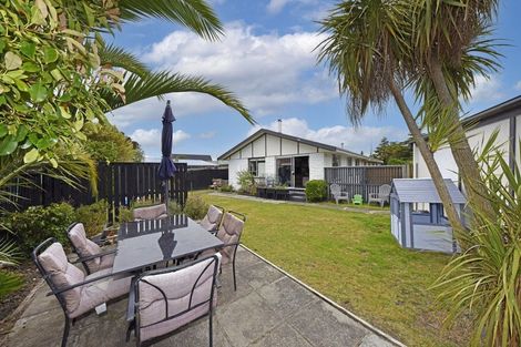 Photo of property in 2/50 Valecrest Avenue, Parklands, Christchurch, 8083