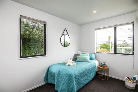 Photo of property in 106b Glanmire Road, Newlands, Wellington, 6037