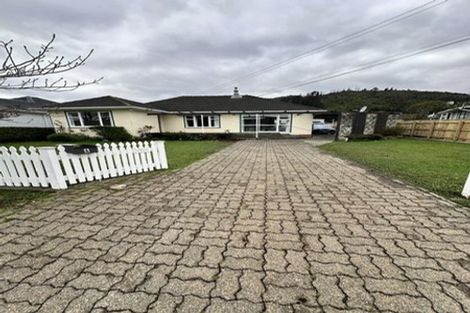 Photo of property in 4 Miles Crescent, Wainuiomata, Lower Hutt, 5014