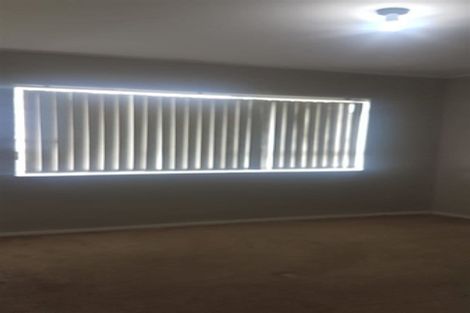 Photo of property in 2 Sunlands Drive, Manurewa, Auckland, 2102