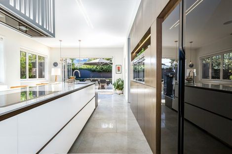 Photo of property in 15 Nikau Street, Eastbourne, Lower Hutt, 5013