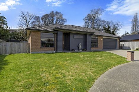 Photo of property in 5 Angus Place, Carterton, 5713