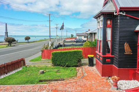 Photo of property in 236 Marine Parade, Bluff, 9814