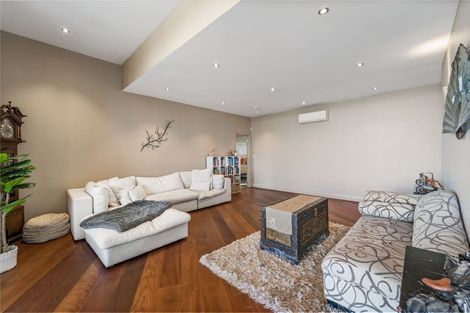 Photo of property in 139 Roberts Road, Matakatia, Whangaparaoa, 0930