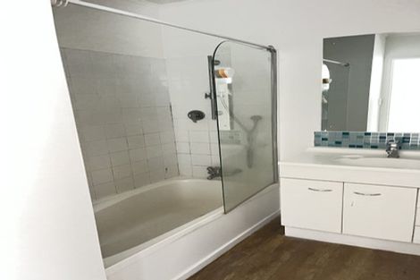 Photo of property in 25 Fearnley Grove, Albany, Auckland, 0632