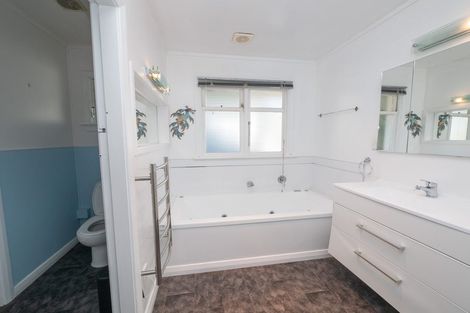 Photo of property in 83 Easther Crescent, Kew, Dunedin, 9012