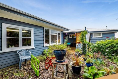 Photo of property in 16 Graham Street, Eltham, 4322