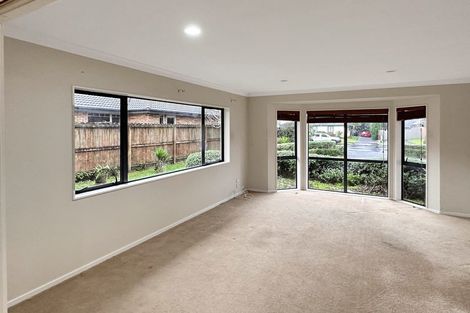 Photo of property in 35 Parkhaven Drive, Rosehill, Papakura, 2113