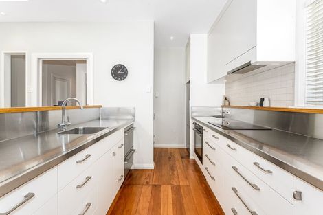 Photo of property in 73 Oroua Street, Eastbourne, Lower Hutt, 5013