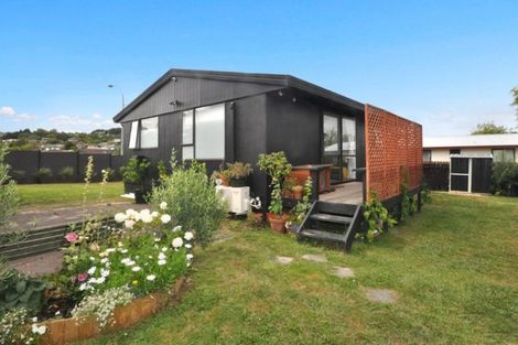 Photo of property in 1/79 Everglade Drive, Goodwood Heights, Auckland, 2105
