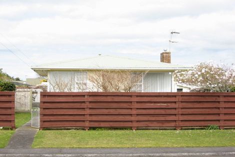 Photo of property in 5 Smith Road, Merrilands, New Plymouth, 4312