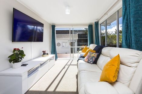 Photo of property in 2 Oxford Crescent, Ebdentown, Upper Hutt, 5018