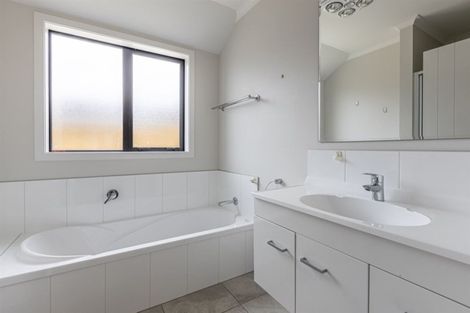 Photo of property in 108 Hillcrest Drive, Kelvin Grove, Palmerston North, 4414