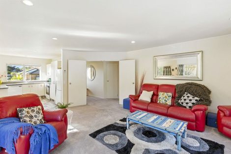 Photo of property in 27 Villa Grove, Paraparaumu, 5032