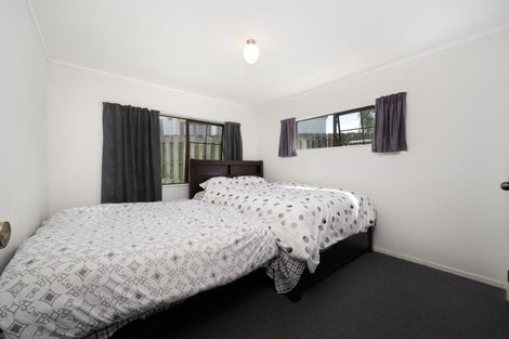 Photo of property in 52 Aviemore Drive, Highland Park, Auckland, 2010
