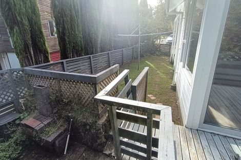 Photo of property in 13a Kingsbridge Place, Newlands, Wellington, 6037