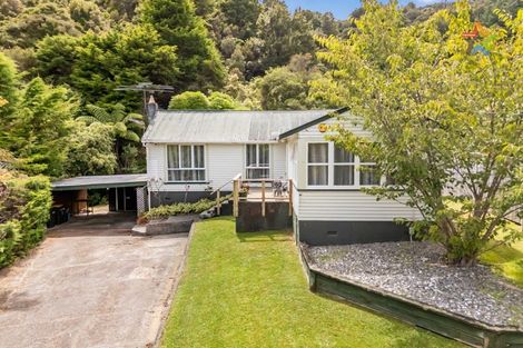 Photo of property in 21 Kennedy Grove, Stokes Valley, Lower Hutt, 5019