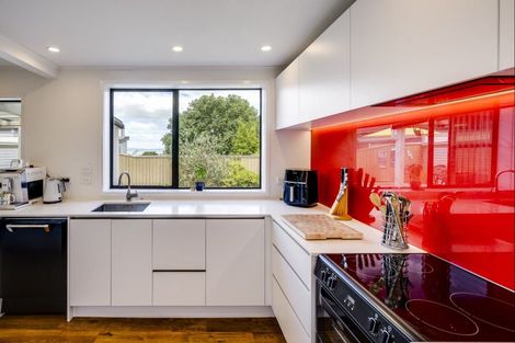 Photo of property in 38 Napier Terrace, Hospital Hill, Napier, 4110