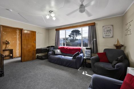 Photo of property in 14 Buchanan Place, Hawera, 4610