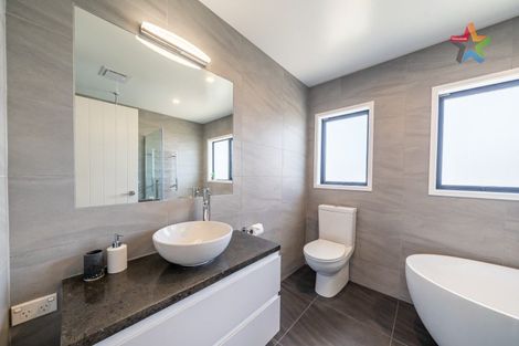 Photo of property in 20 Jasmine Grove, Maungaraki, Lower Hutt, 5010