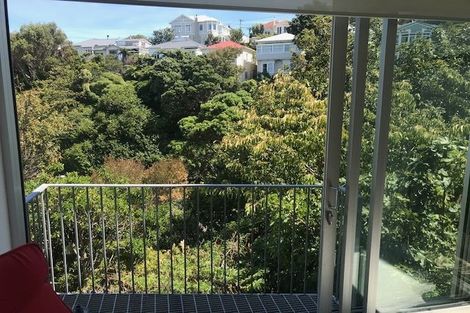 Photo of property in 102 Kelburn Parade, Kelburn, Wellington, 6012