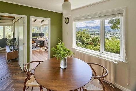 Photo of property in 16 Raynham Way, Silverstream, Upper Hutt, 5019